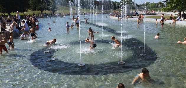 Kąpiele w fontannie mogą powodować groźne choroby